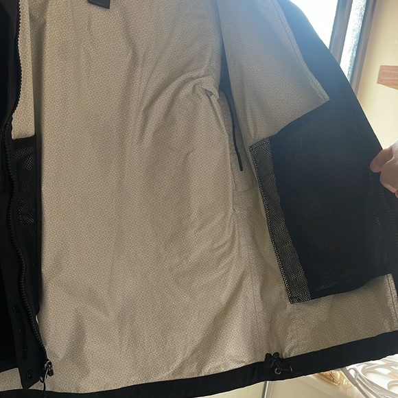 The North Face rain jacket - Picture 7 of 7